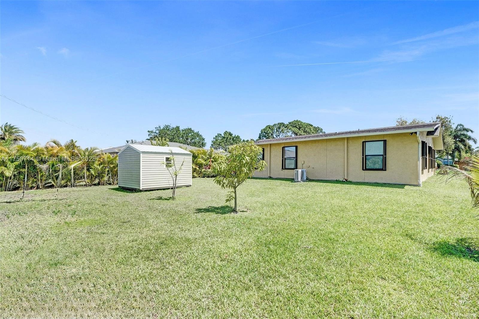 333 SW Confidential Ter, Port St. Lucie, Florida image 22