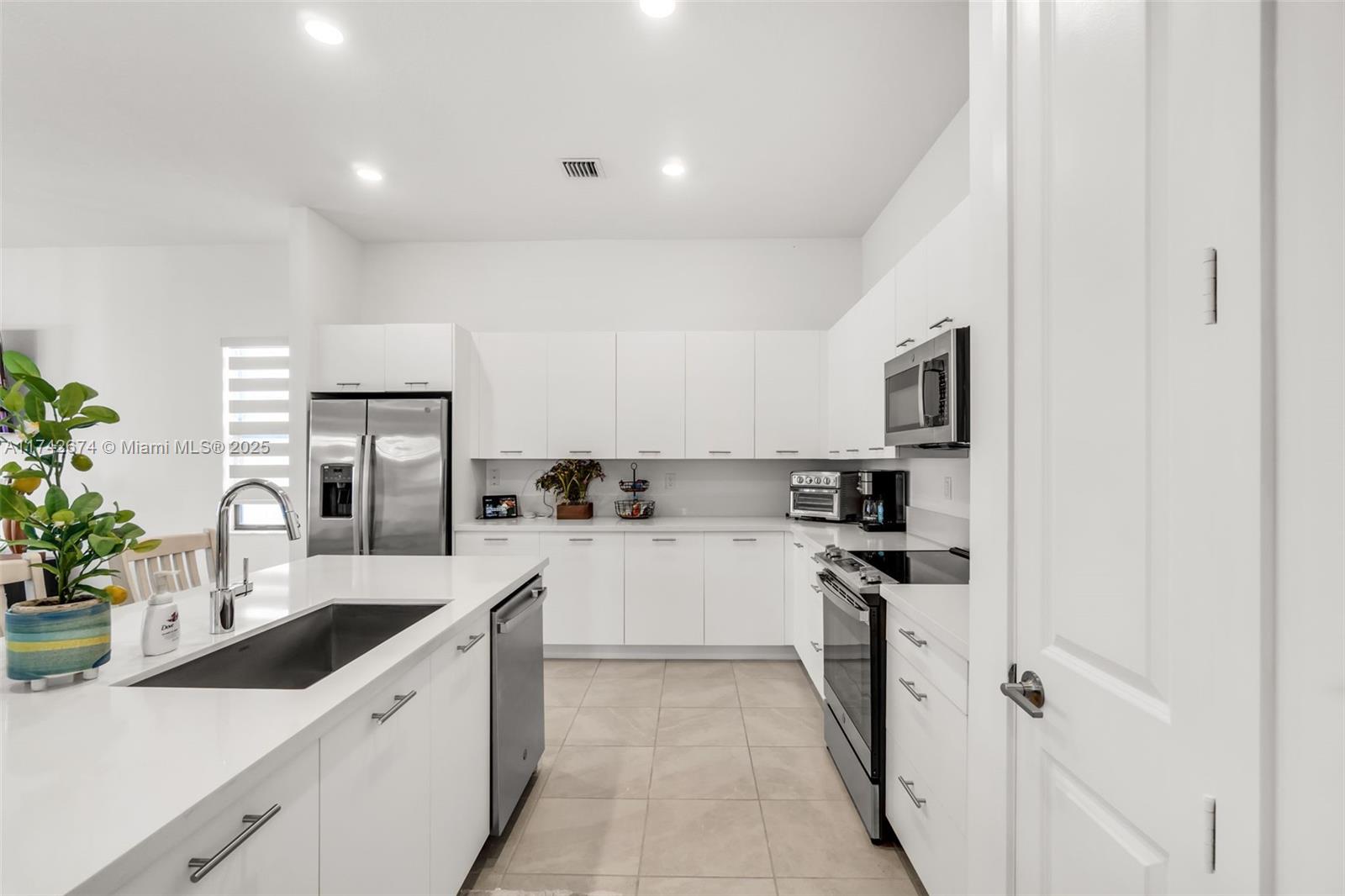 4577 SW 174th Ave, Miramar, Florida image 13