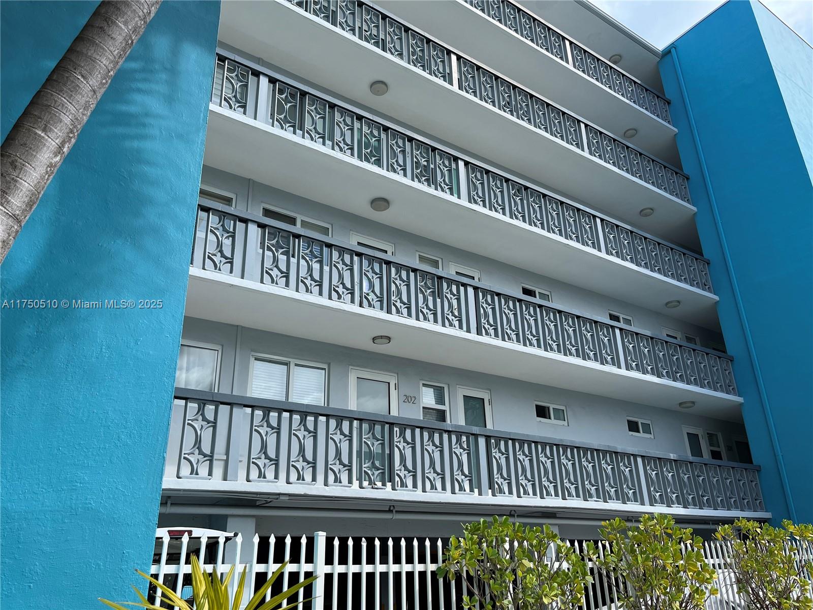 1400 Lincoln Rd #201, Miami Beach, Florida image 2