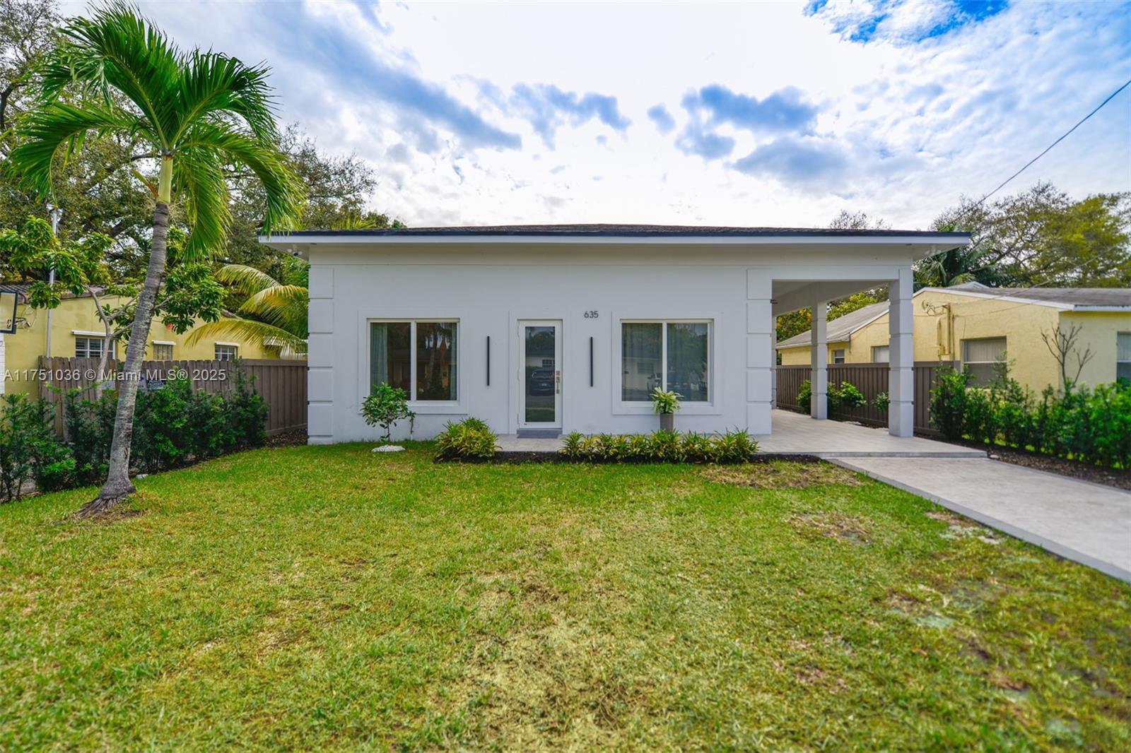 635 SW 9th St, Hallandale Beach, Florida image 37