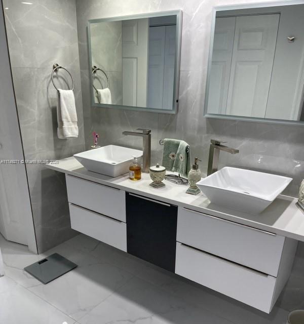 Residential, Aventura, Florida image 9