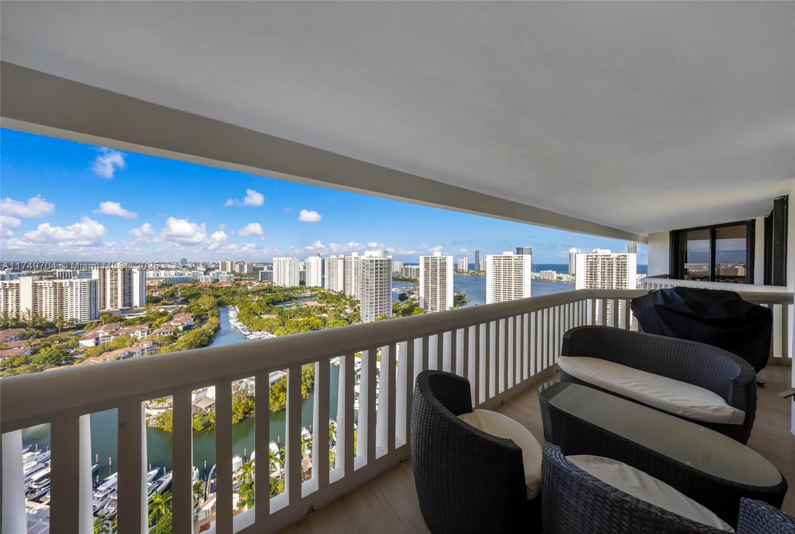 2000 Island Blvd #3010, Aventura, Florida image 32