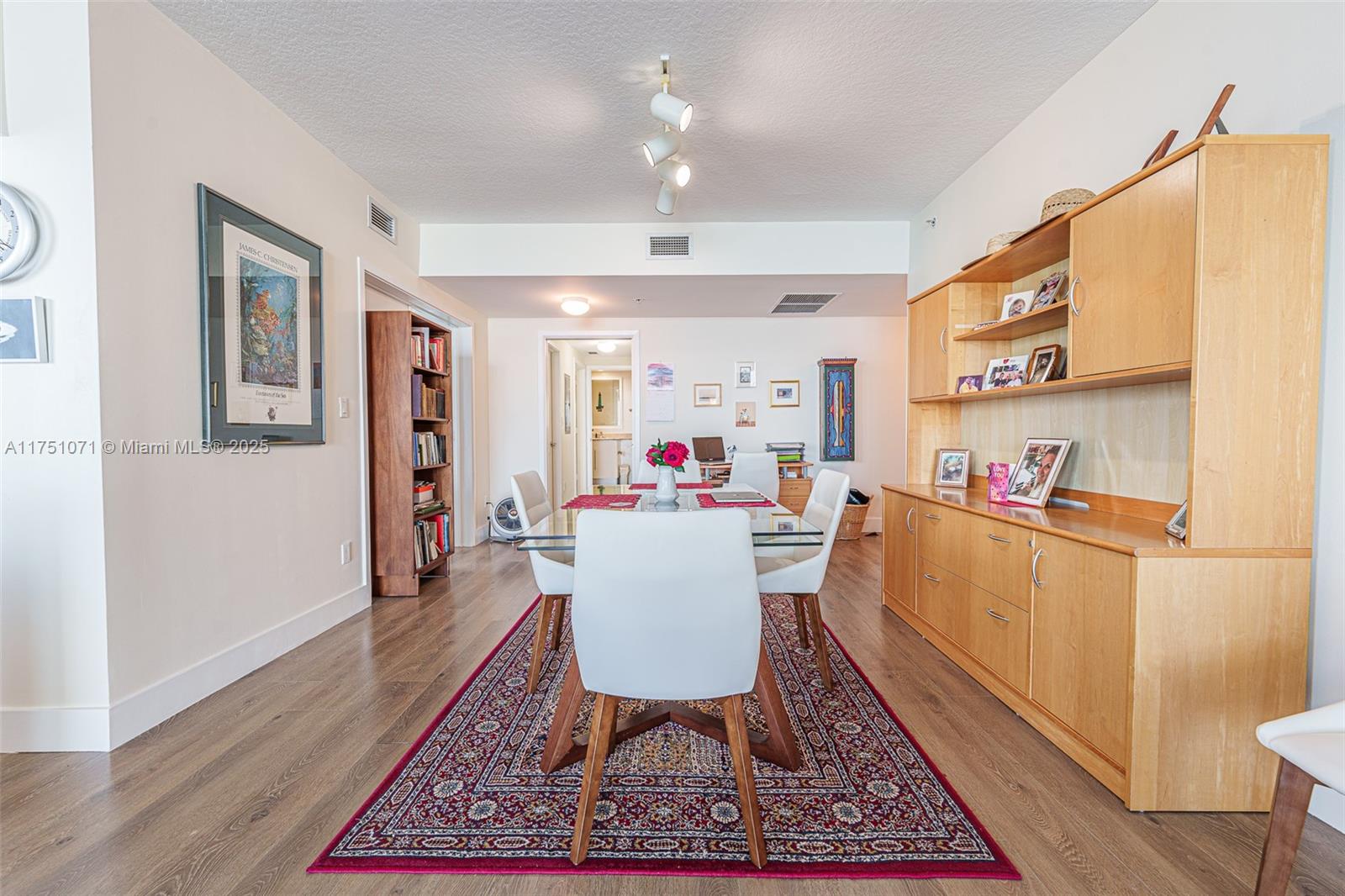 325 S Biscayne Blvd #3123, Miami FL 33131