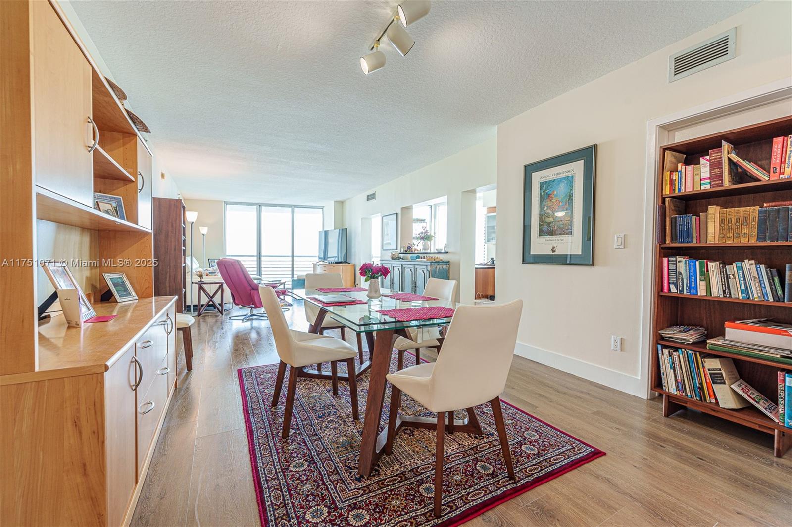 325 S Biscayne Blvd #3123, Miami FL 33131