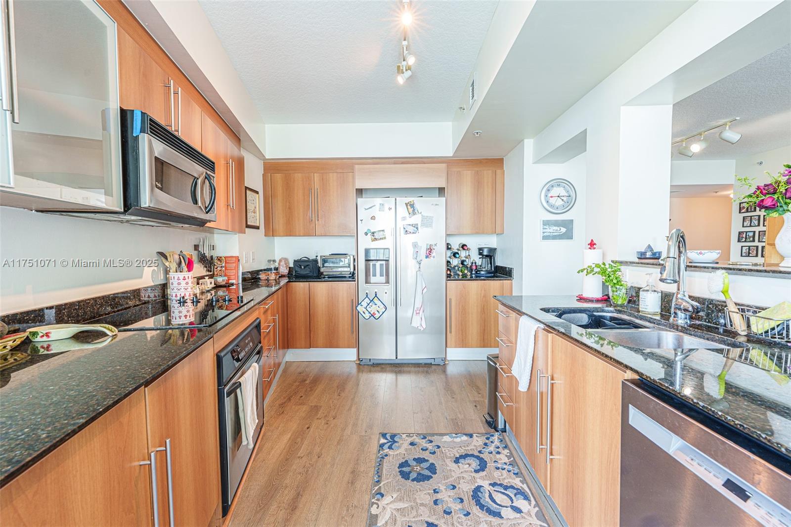 325 S Biscayne Blvd #3123, Miami FL 33131