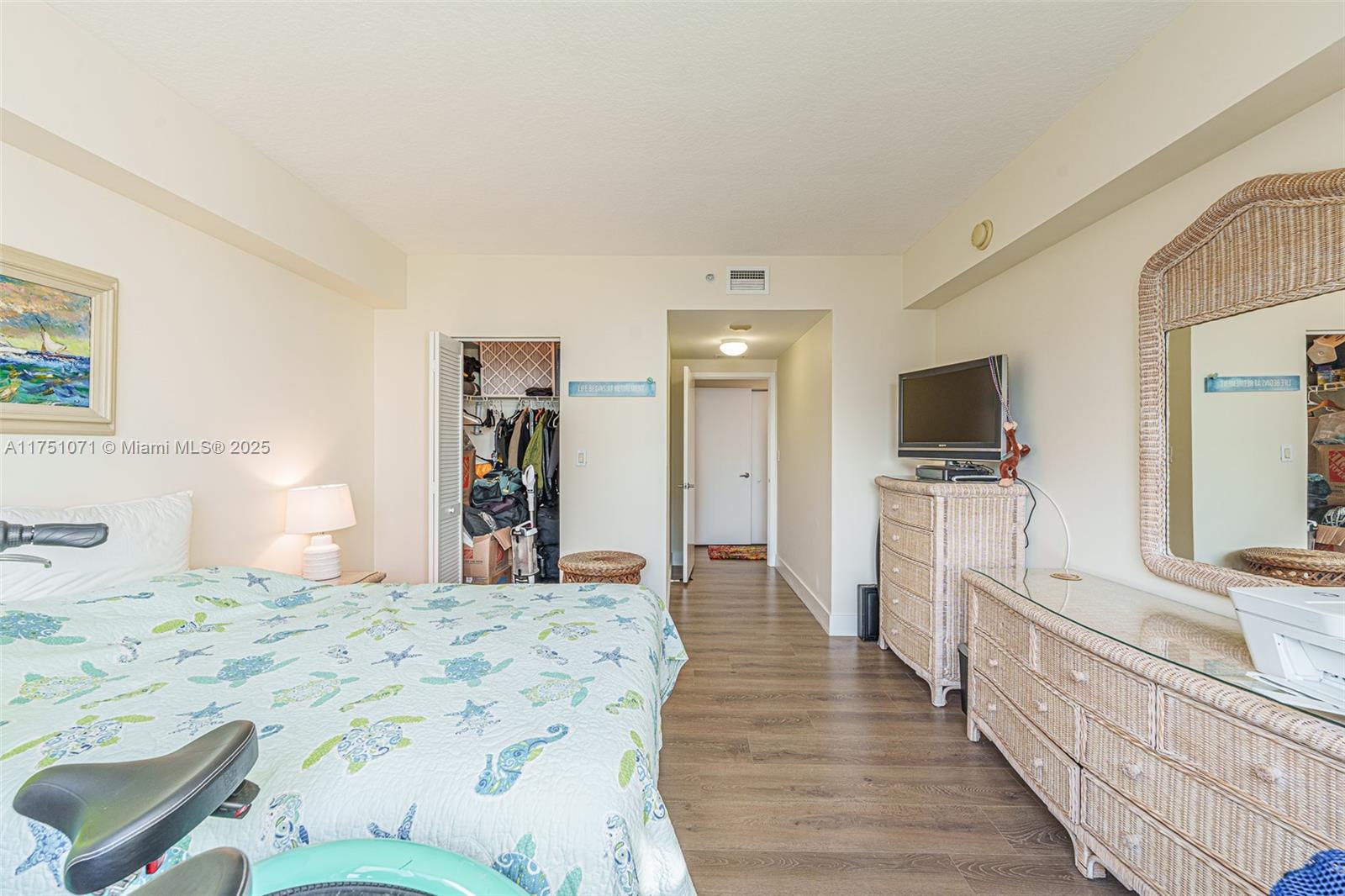325 S Biscayne Blvd #3123, Miami FL 33131