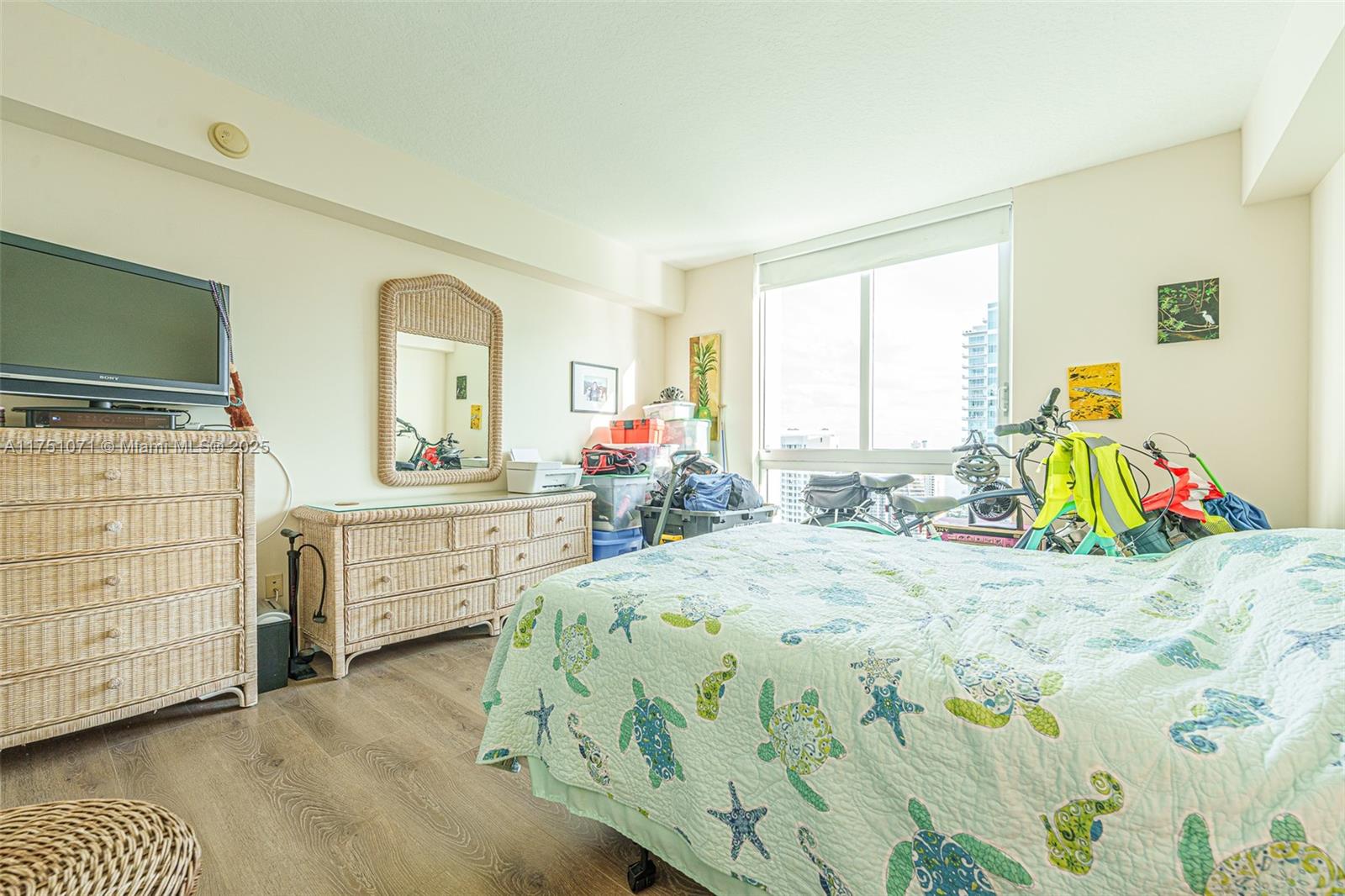 325 S Biscayne Blvd #3123, Miami FL 33131