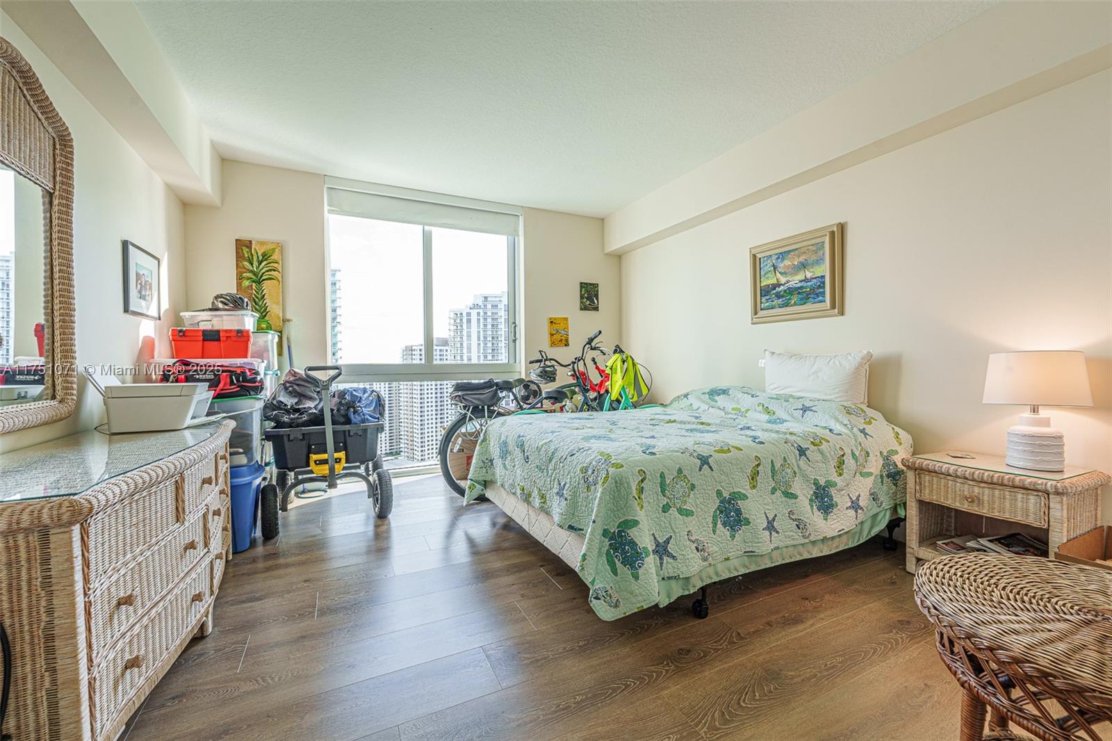 325 S Biscayne Blvd #3123, Miami FL 33131