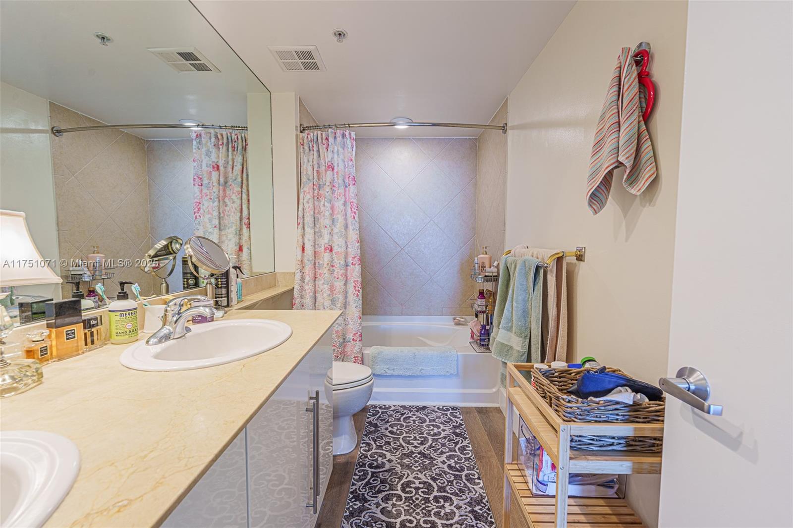 325 S Biscayne Blvd #3123, Miami FL 33131