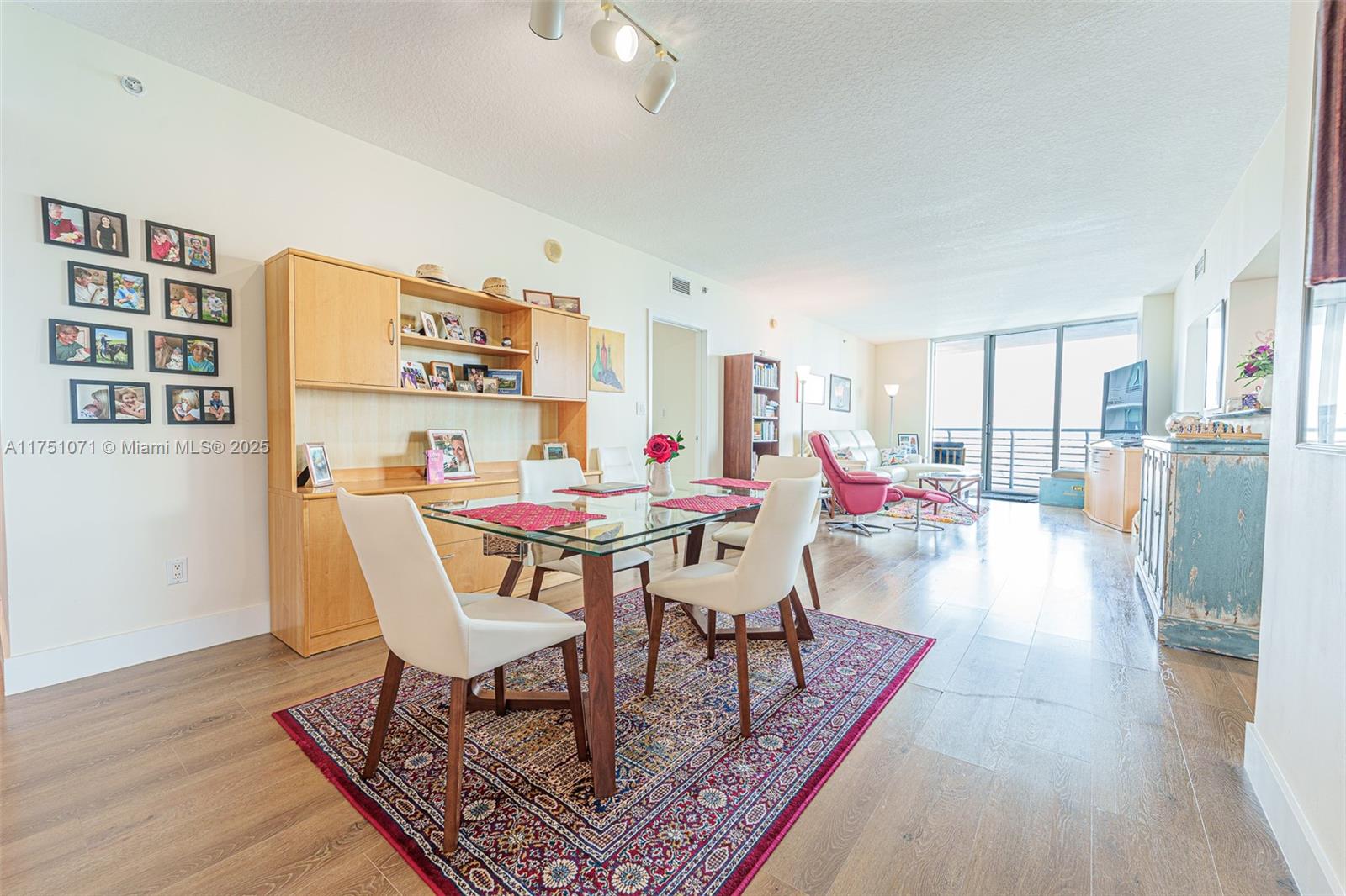 325 S Biscayne Blvd #3123, Miami FL 33131