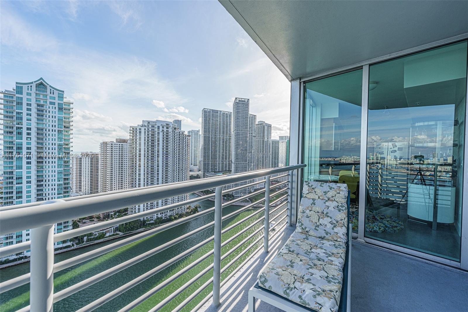 325 S Biscayne Blvd #3123, Miami FL 33131