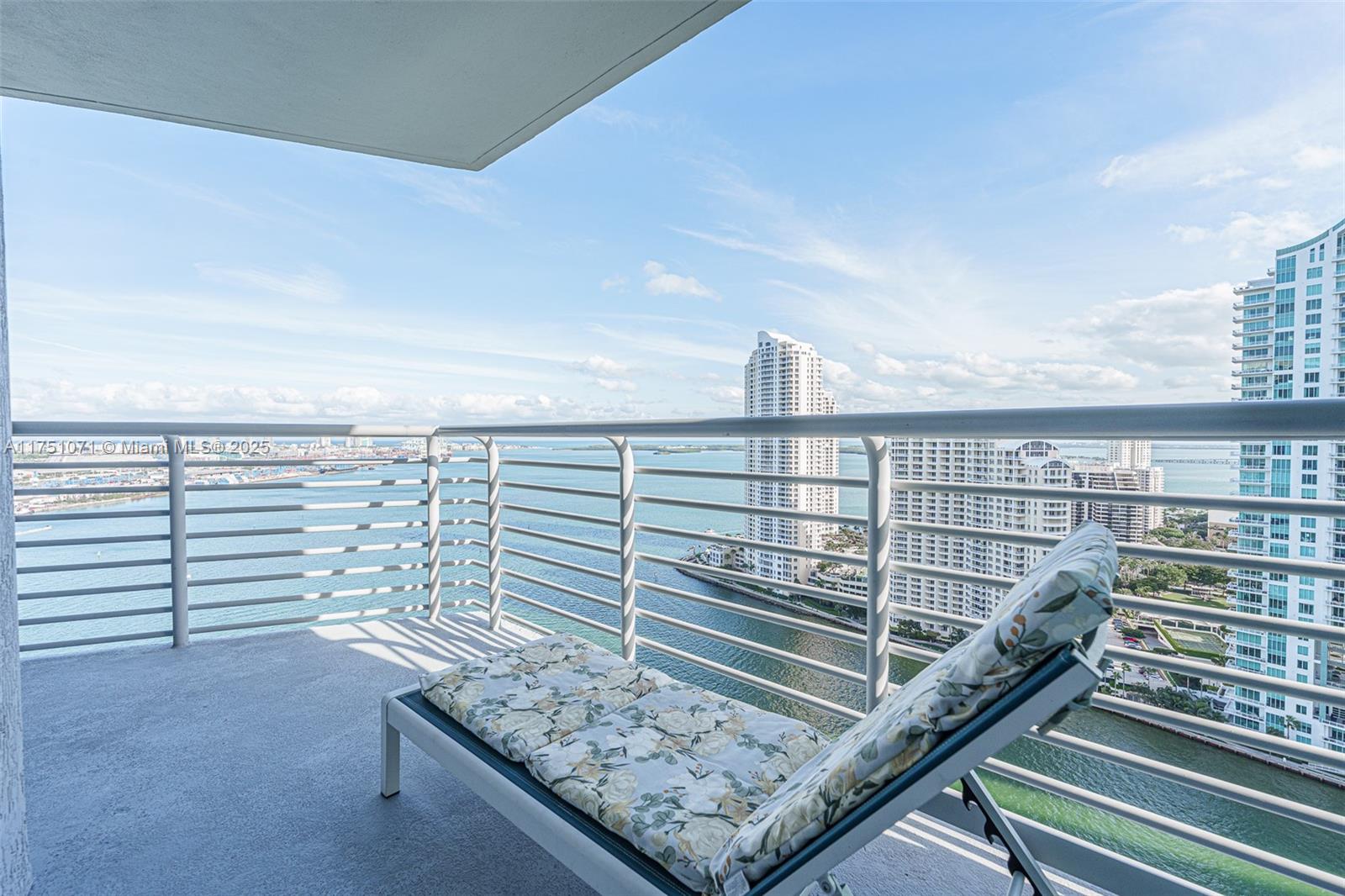 325 S Biscayne Blvd #3123, Miami FL 33131