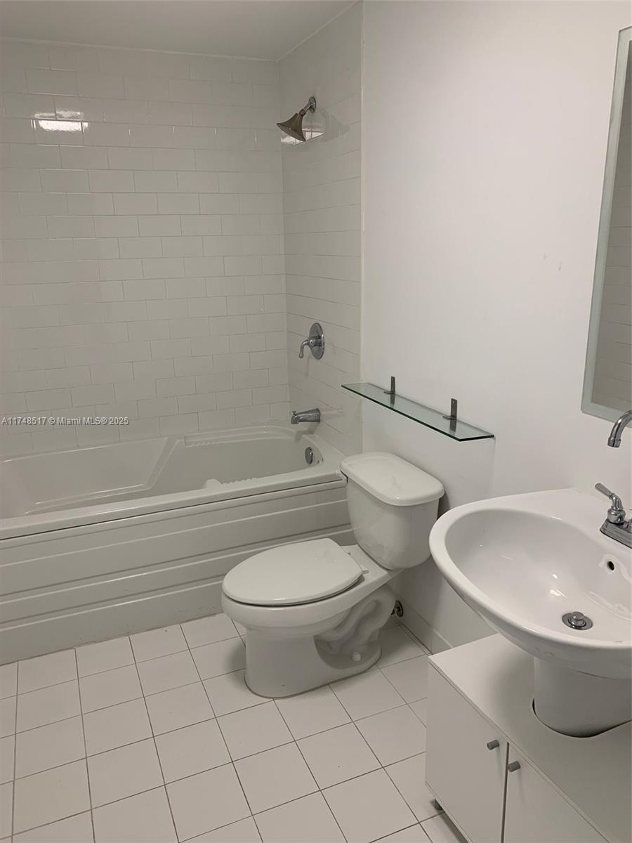 690 SW 1st Ct #2111, Miami FL 33130