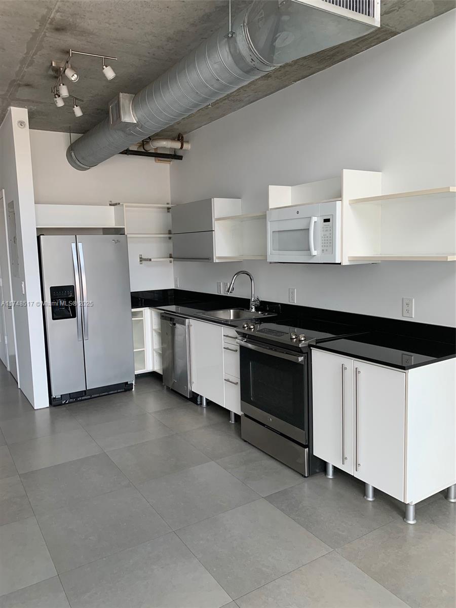 690 SW 1st Ct #2111, Miami FL 33130