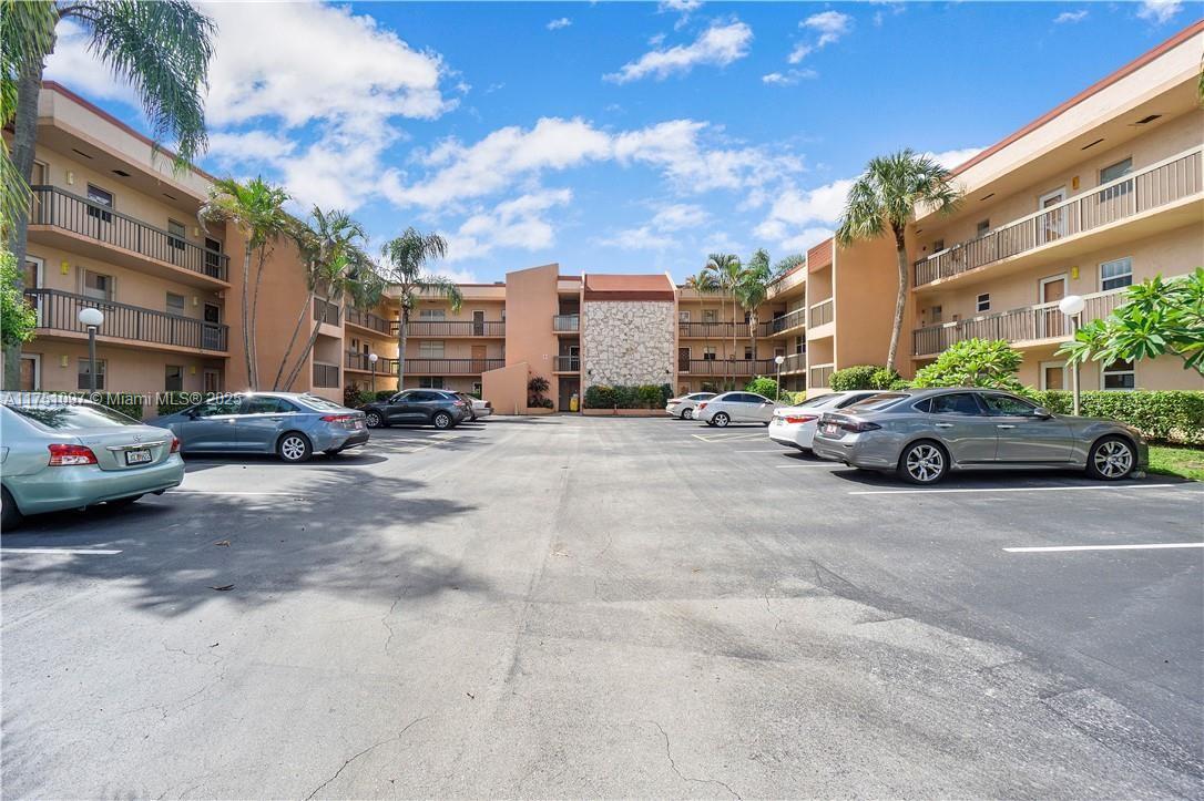 3040 Holiday Springs Blvd #207, Margate, Florida image 1