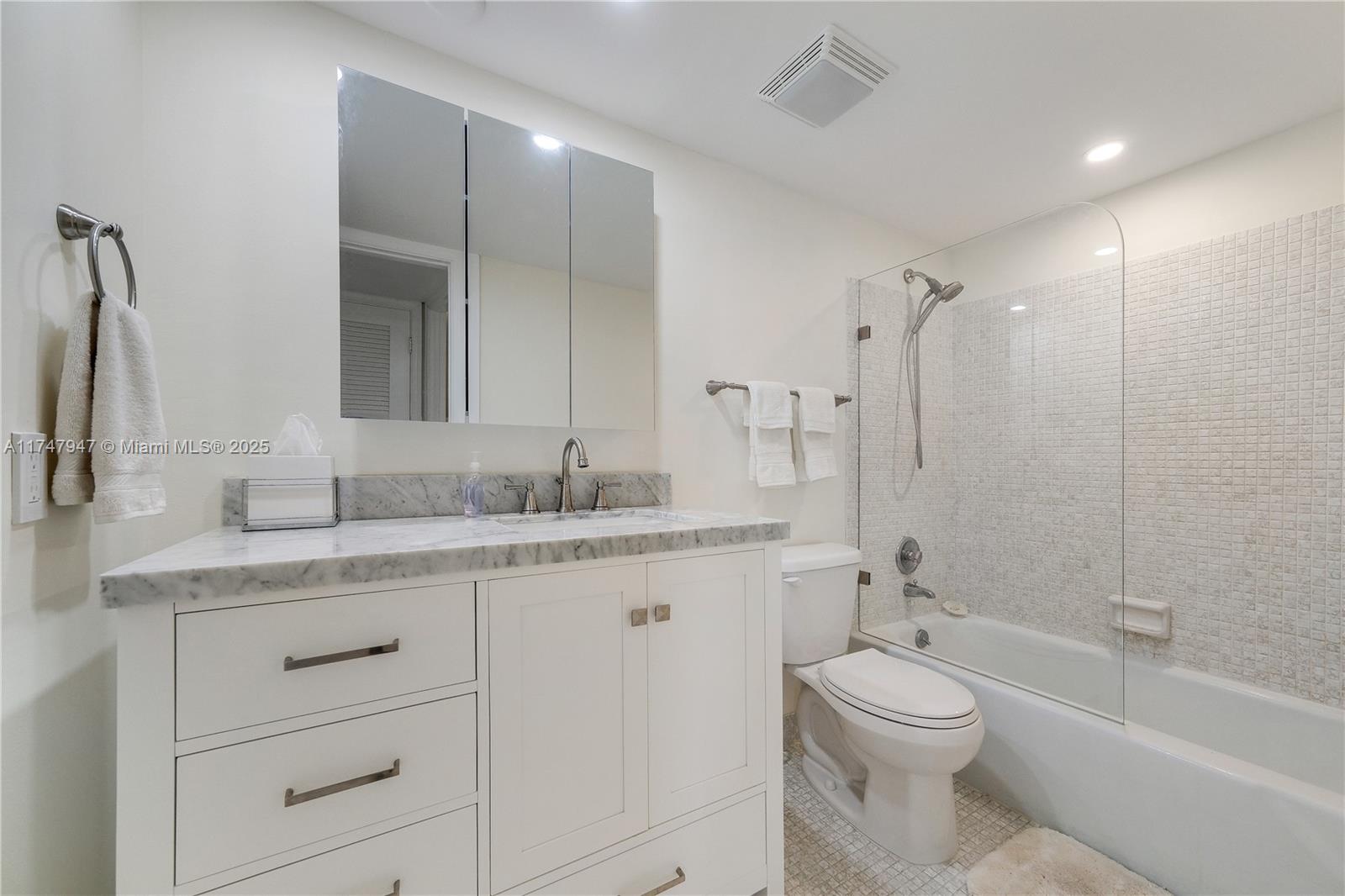 3051 NE 48th St #308, Fort Lauderdale, Florida image 18