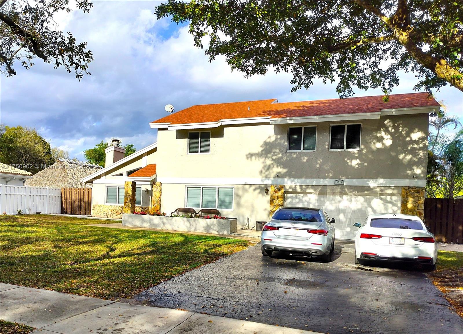 3511 Bark Way, Cooper City, Florida image 2