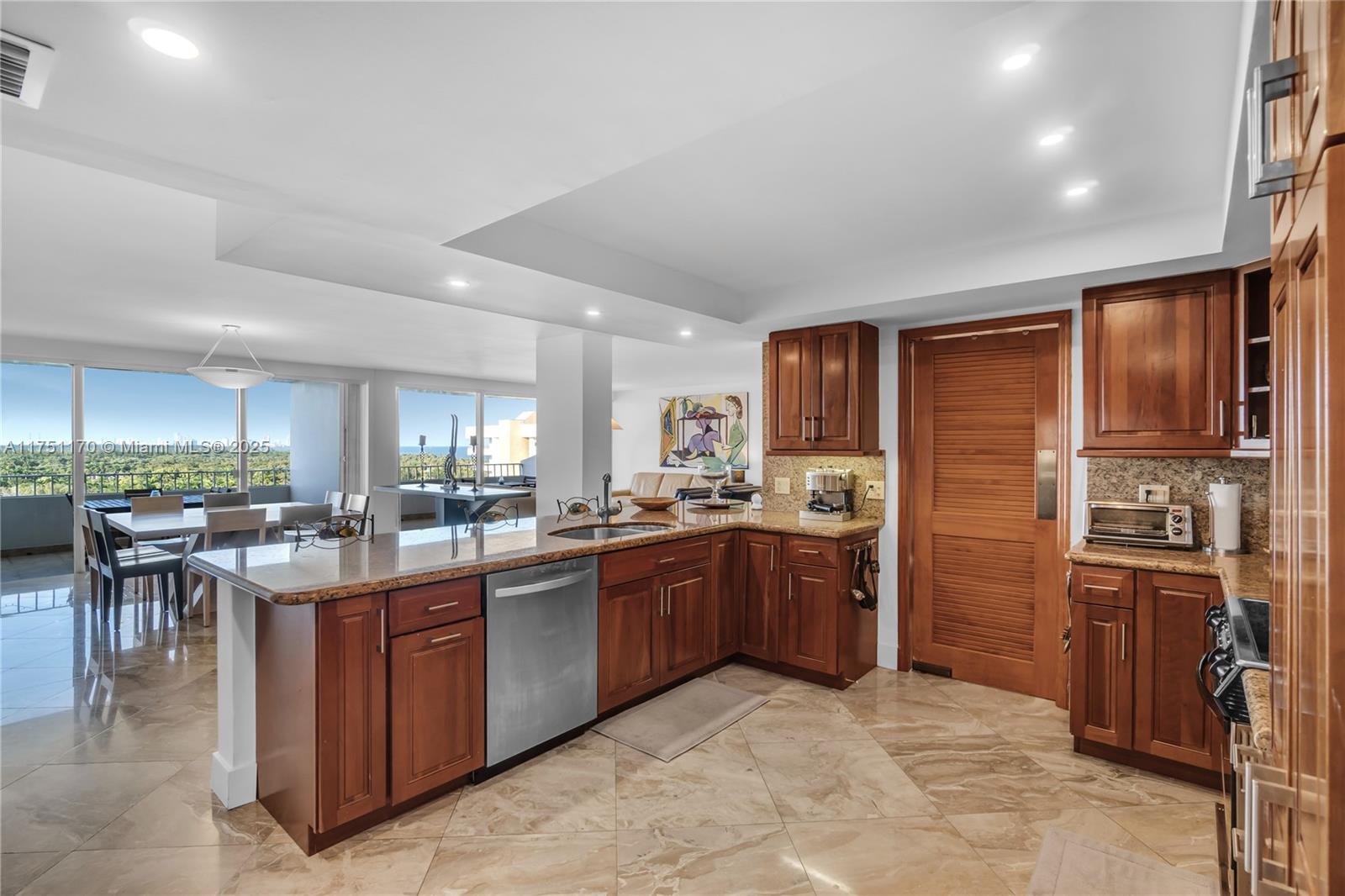 199 Ocean Lane Dr #1210, Key Biscayne FL 33149