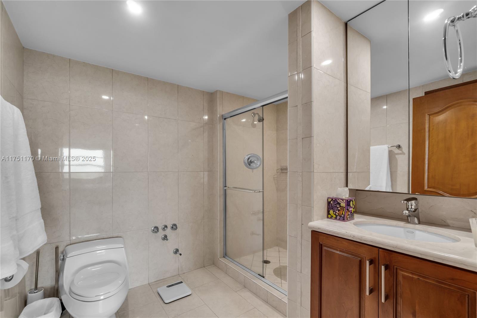 199 Ocean Lane Dr #1210, Key Biscayne FL 33149