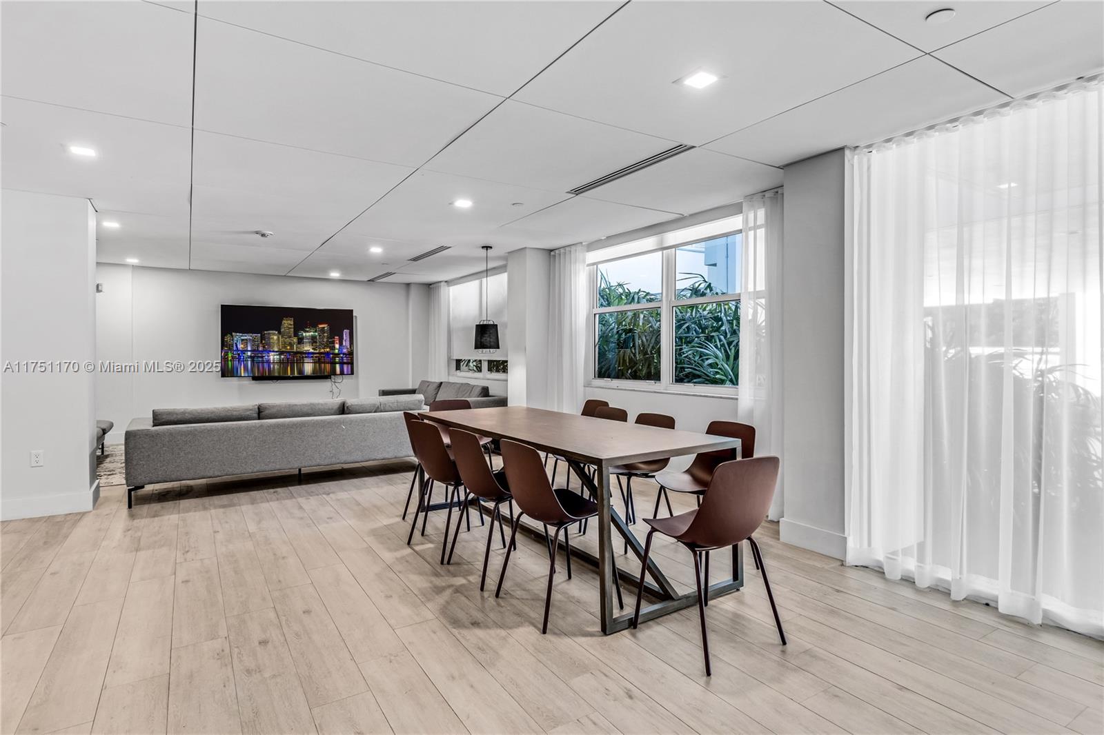 199 Ocean Lane Dr #1210, Key Biscayne FL 33149