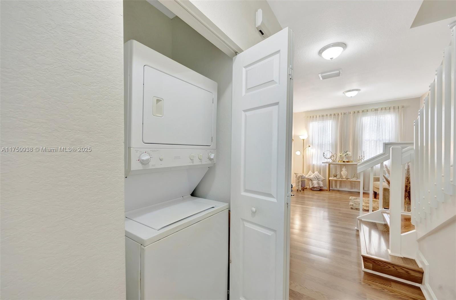 Listing Photo 14