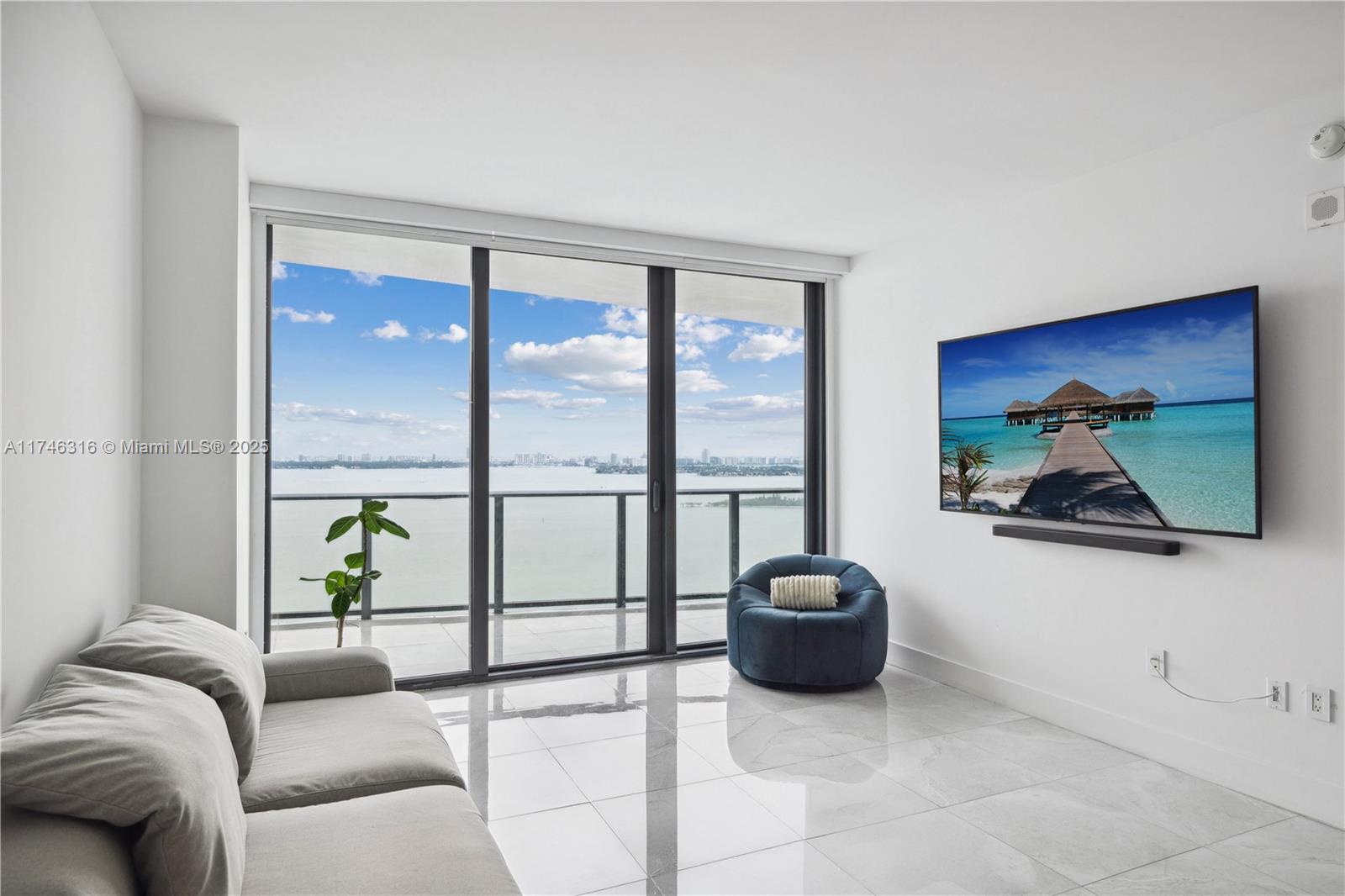 Condo for Sale in Miami, FL