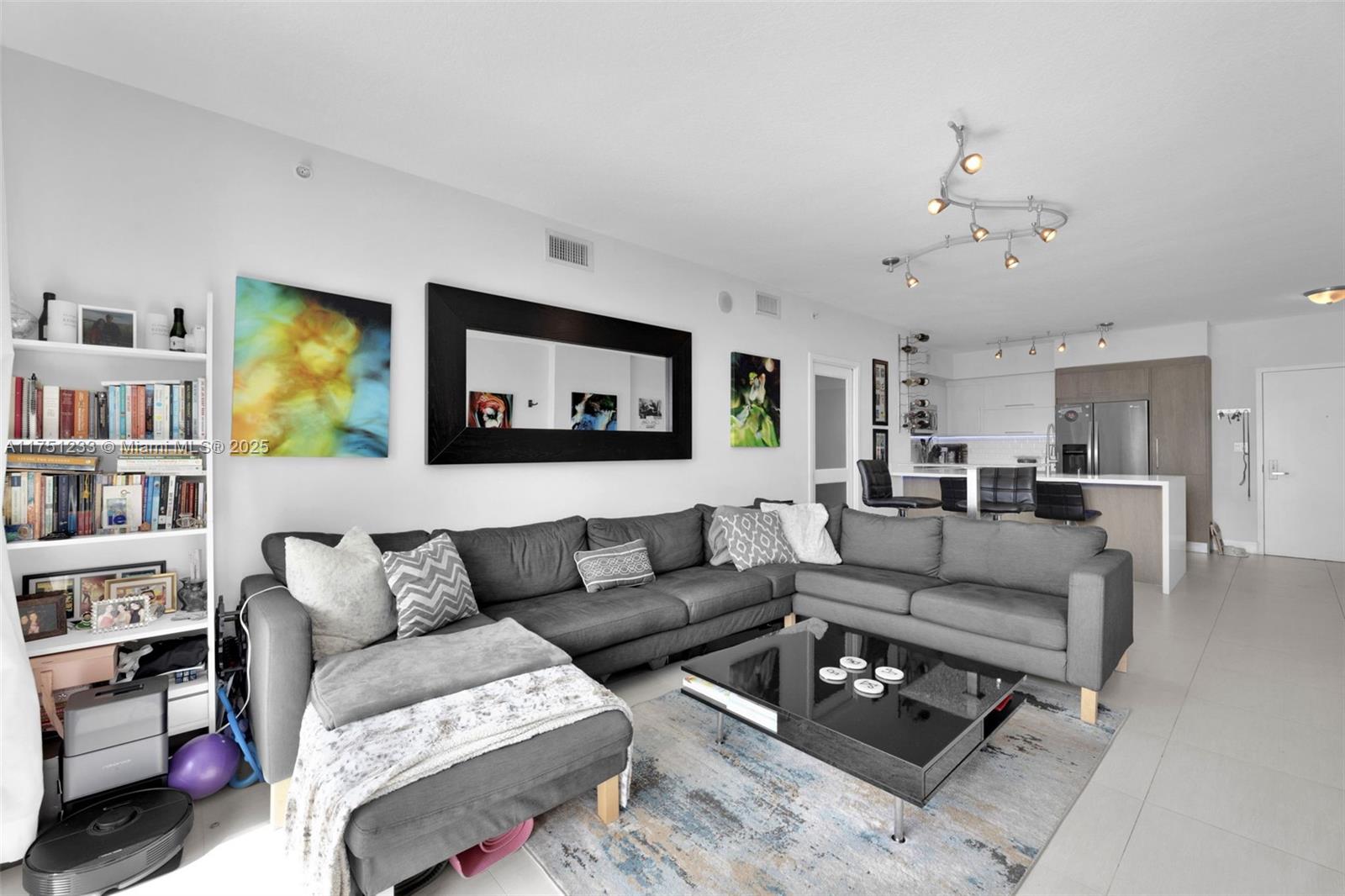 325 S Biscayne Blvd #1715, Miami FL 33131