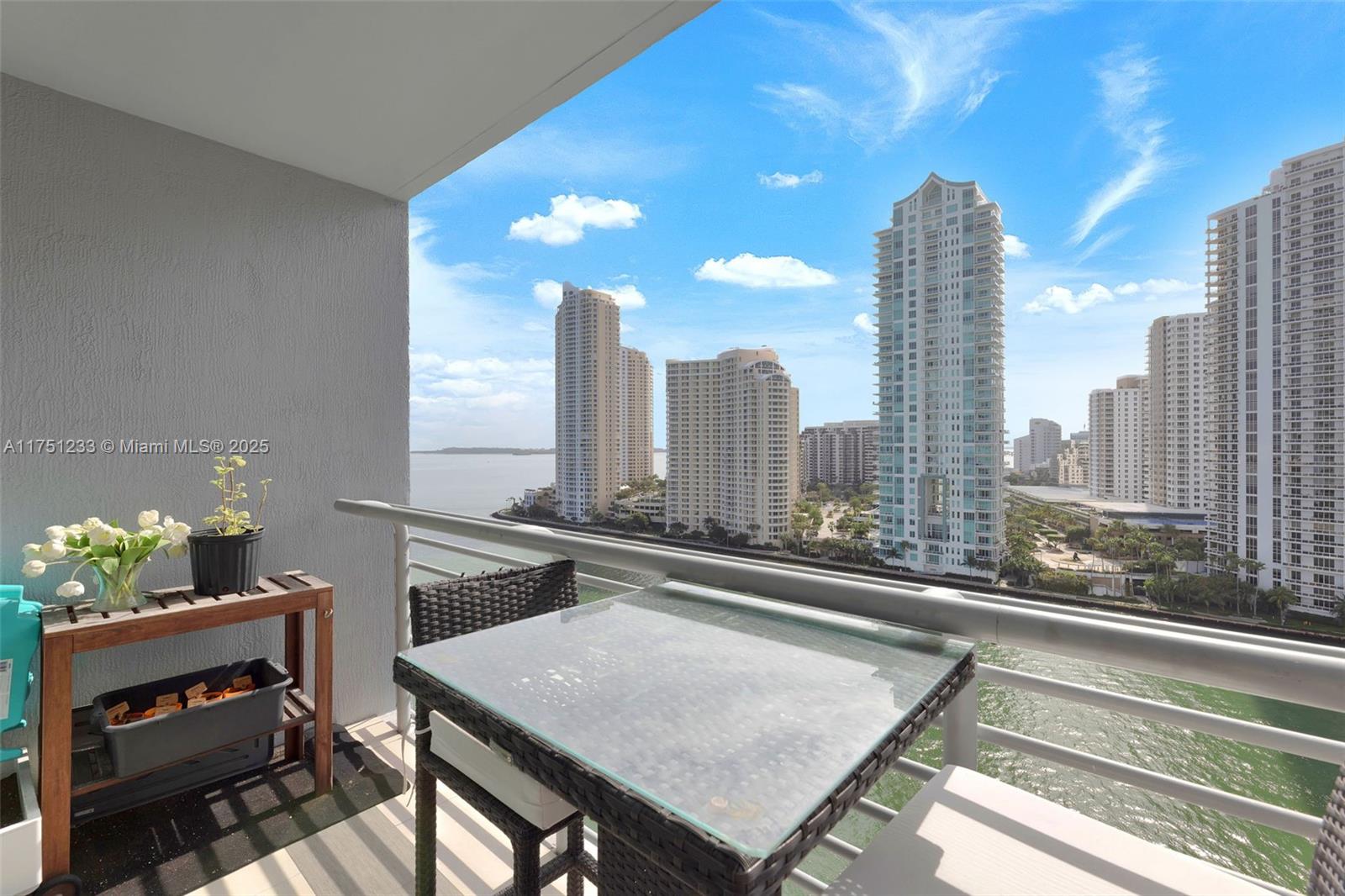 325 S Biscayne Blvd #1715, Miami FL 33131