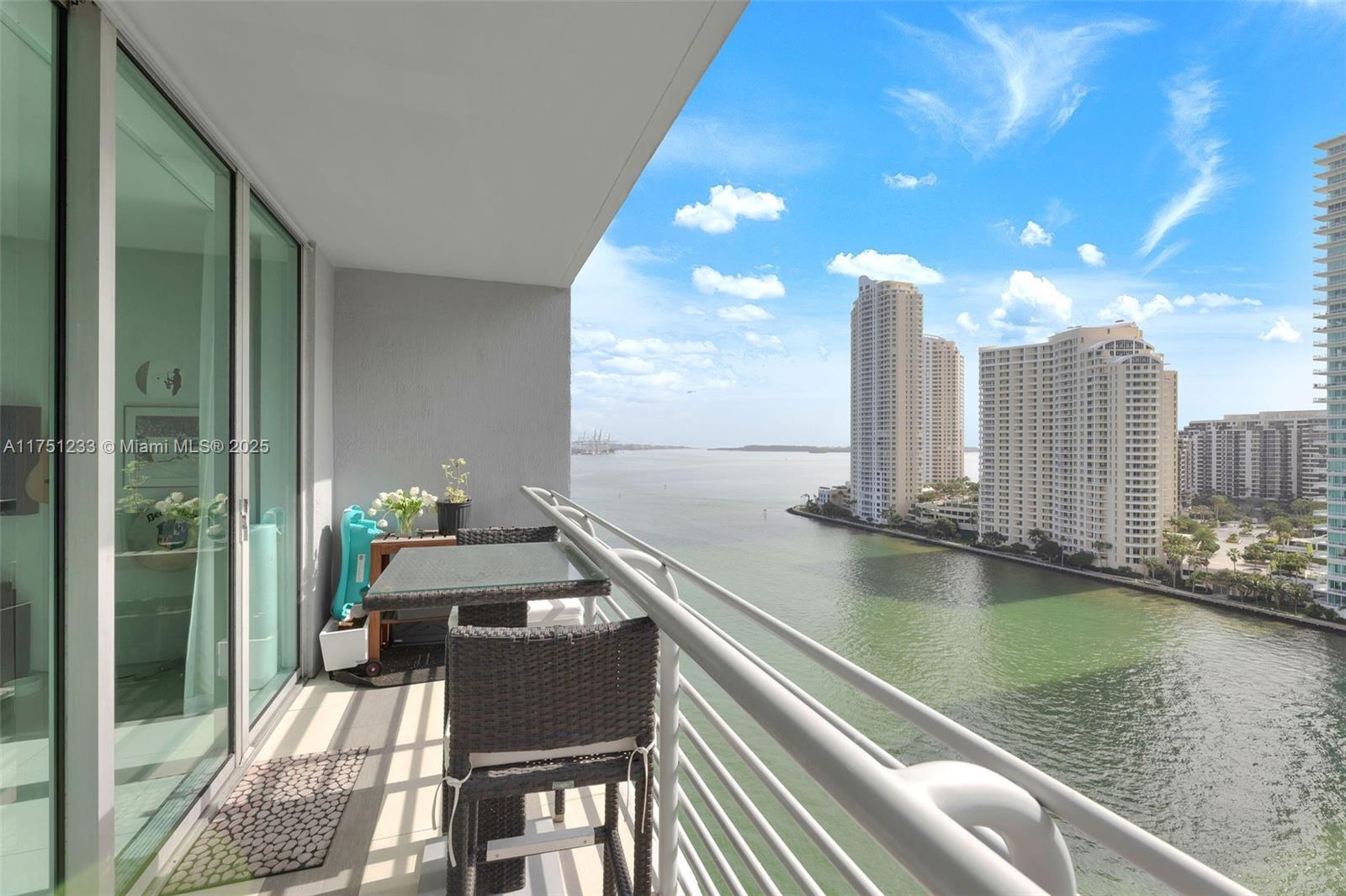 325 S Biscayne Blvd #1715, Miami FL 33131