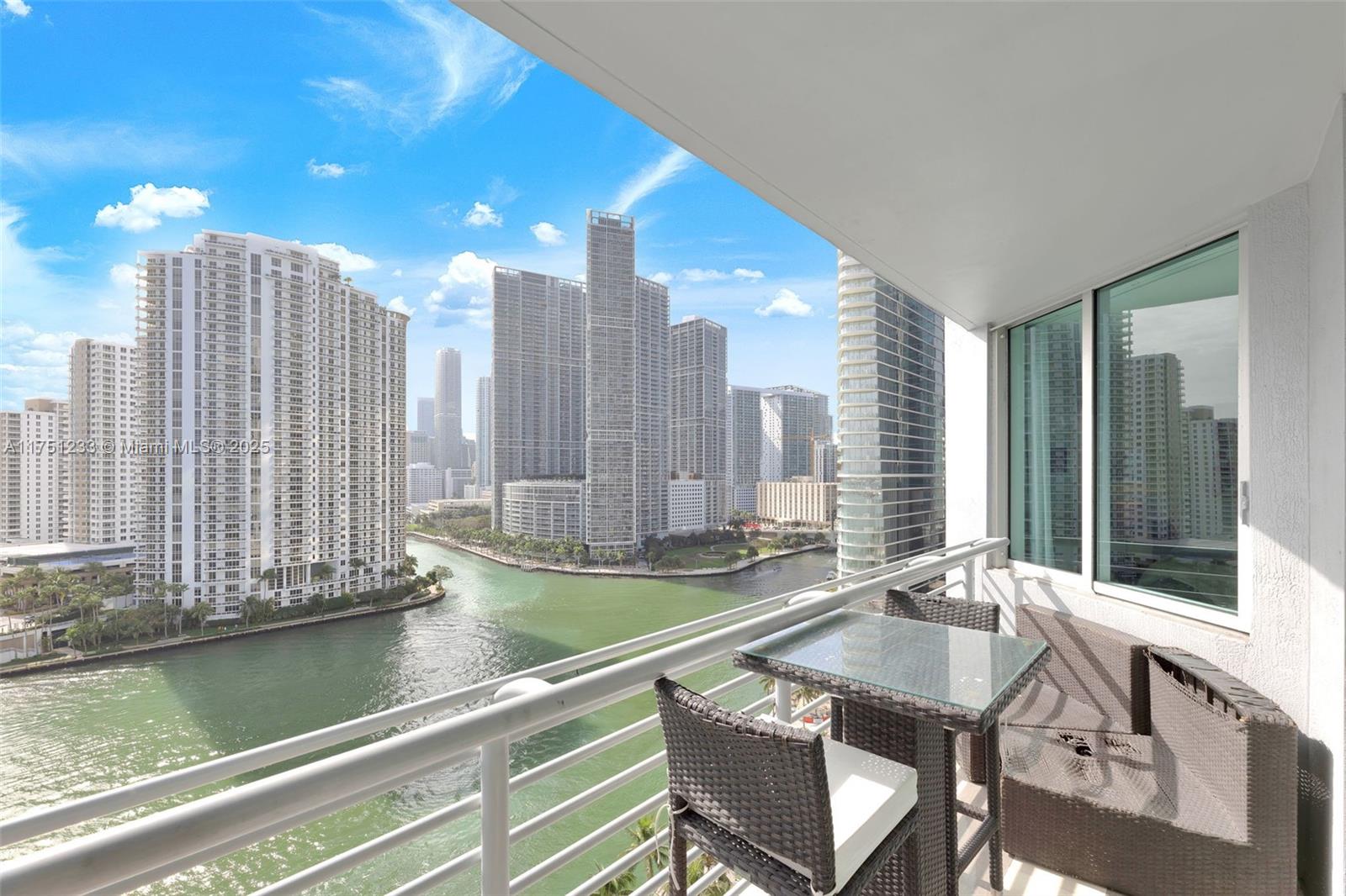 325 S Biscayne Blvd #1715, Miami FL 33131