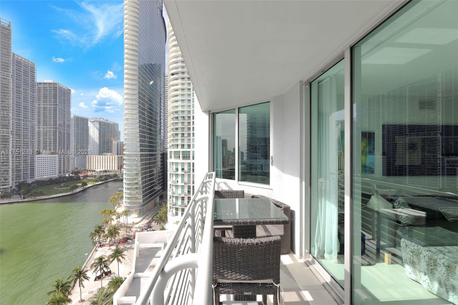 325 S Biscayne Blvd #1715, Miami FL 33131