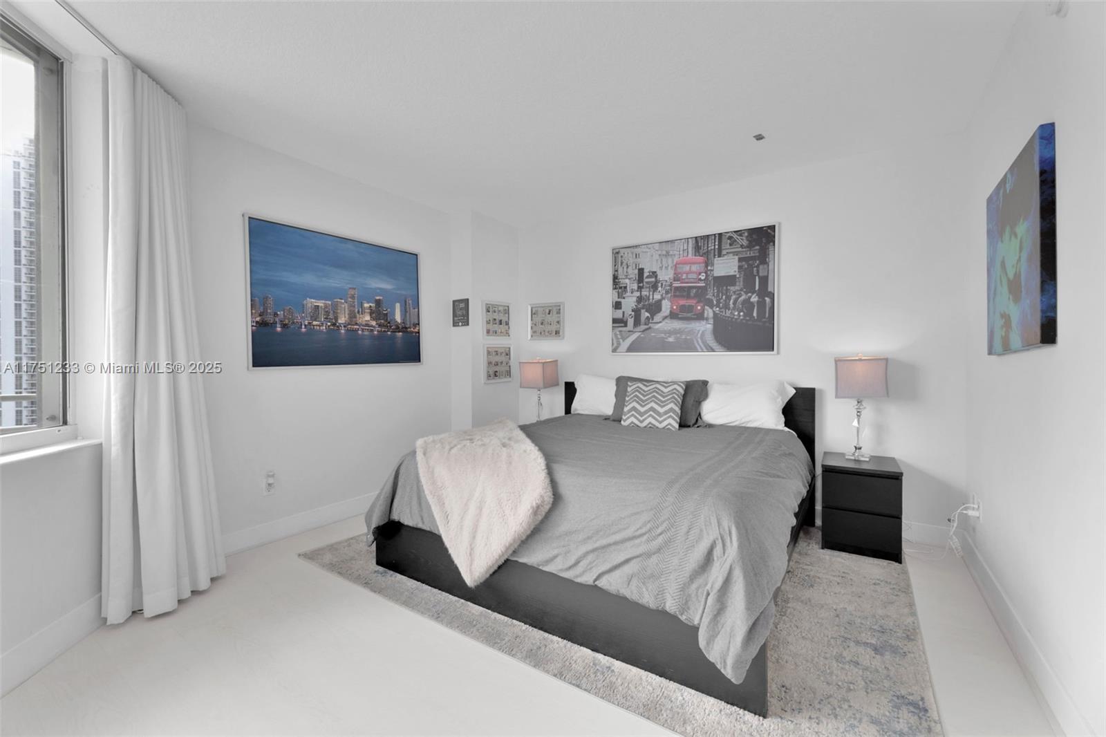 325 S Biscayne Blvd #1715, Miami FL 33131