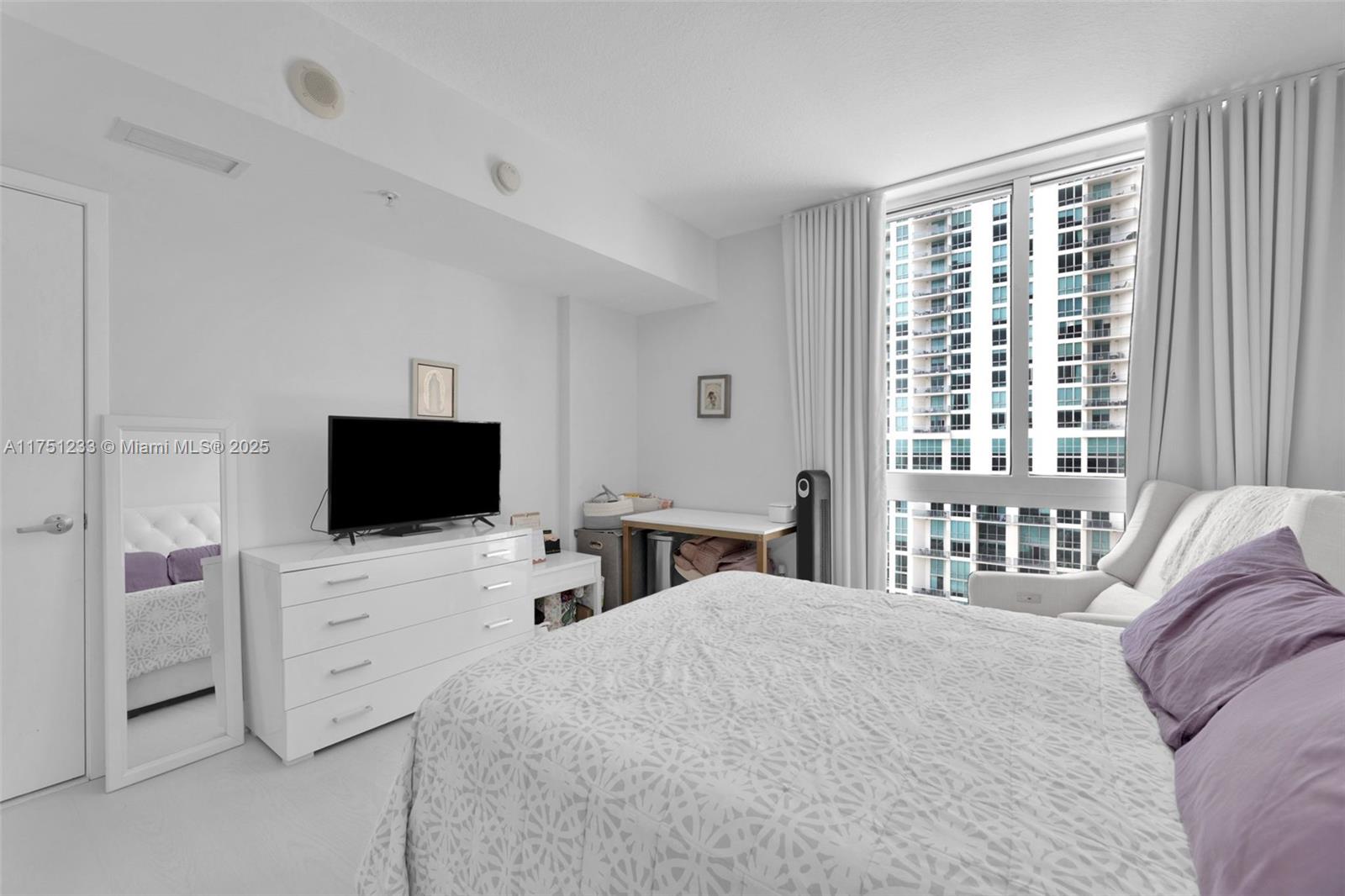325 S Biscayne Blvd #1715, Miami FL 33131