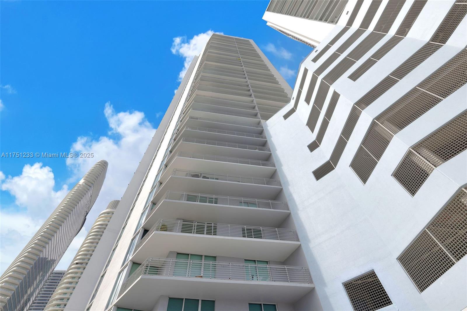 325 S Biscayne Blvd #1715, Miami FL 33131