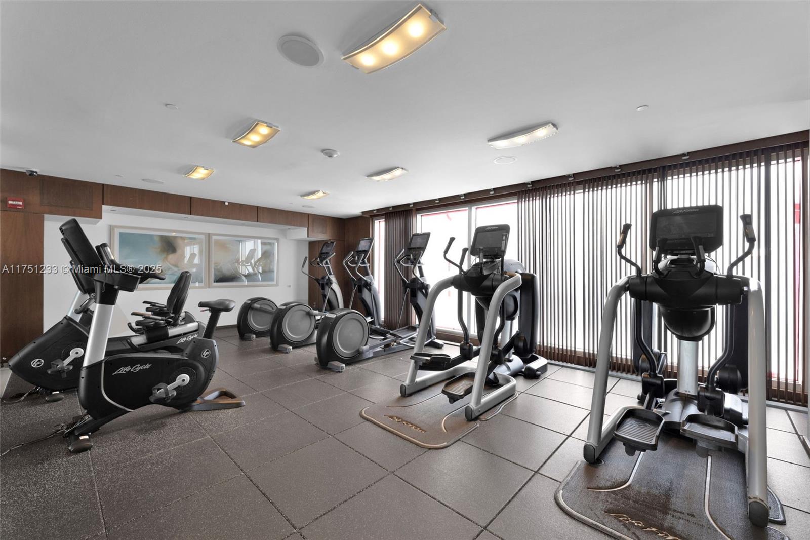 325 S Biscayne Blvd #1715, Miami FL 33131