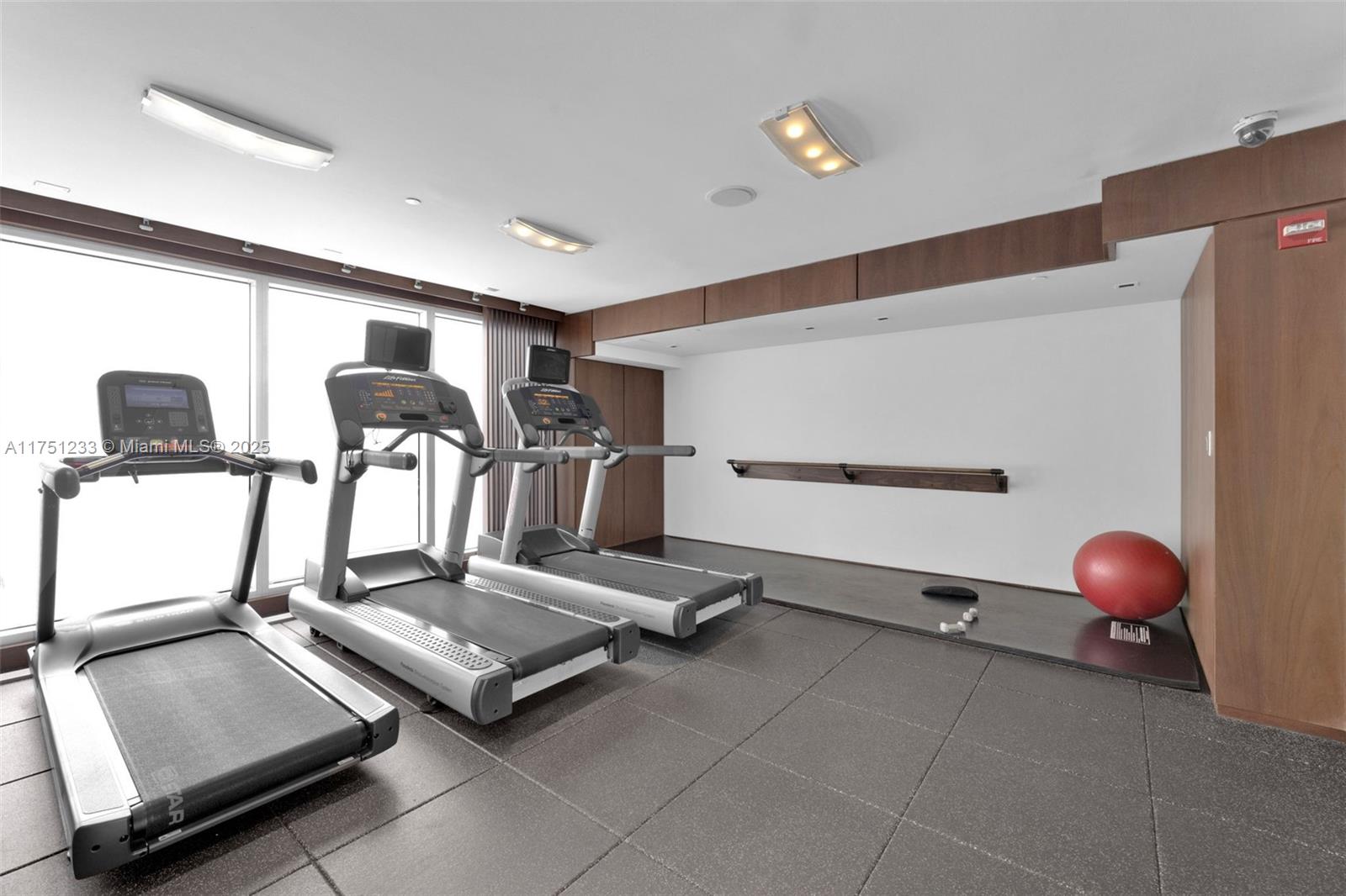 325 S Biscayne Blvd #1715, Miami FL 33131