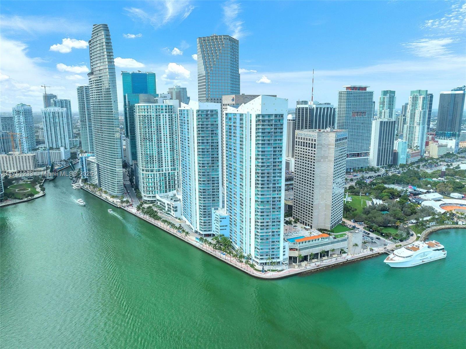 325 S Biscayne Blvd #1715, Miami FL 33131