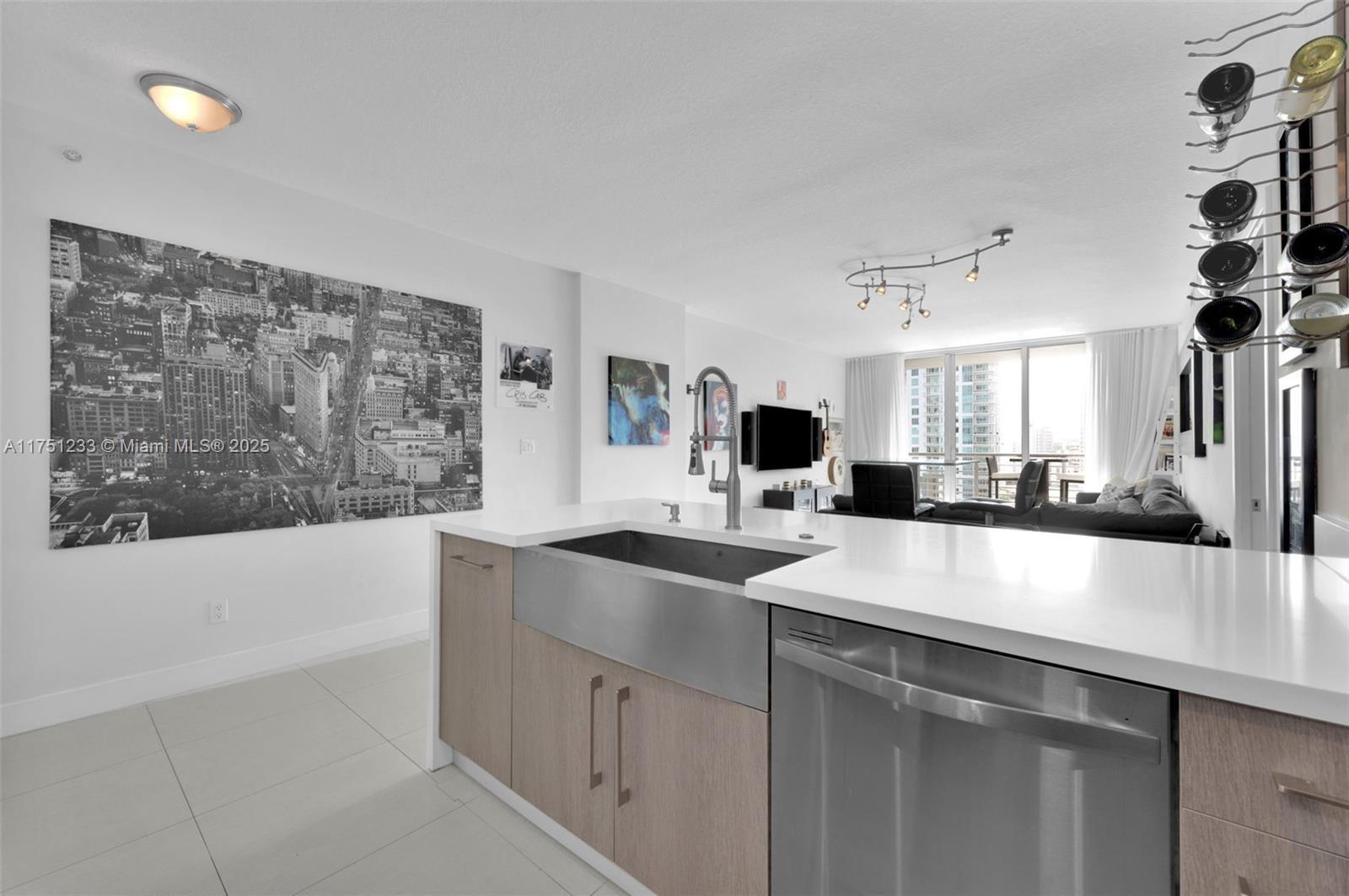 325 S Biscayne Blvd #1715, Miami FL 33131