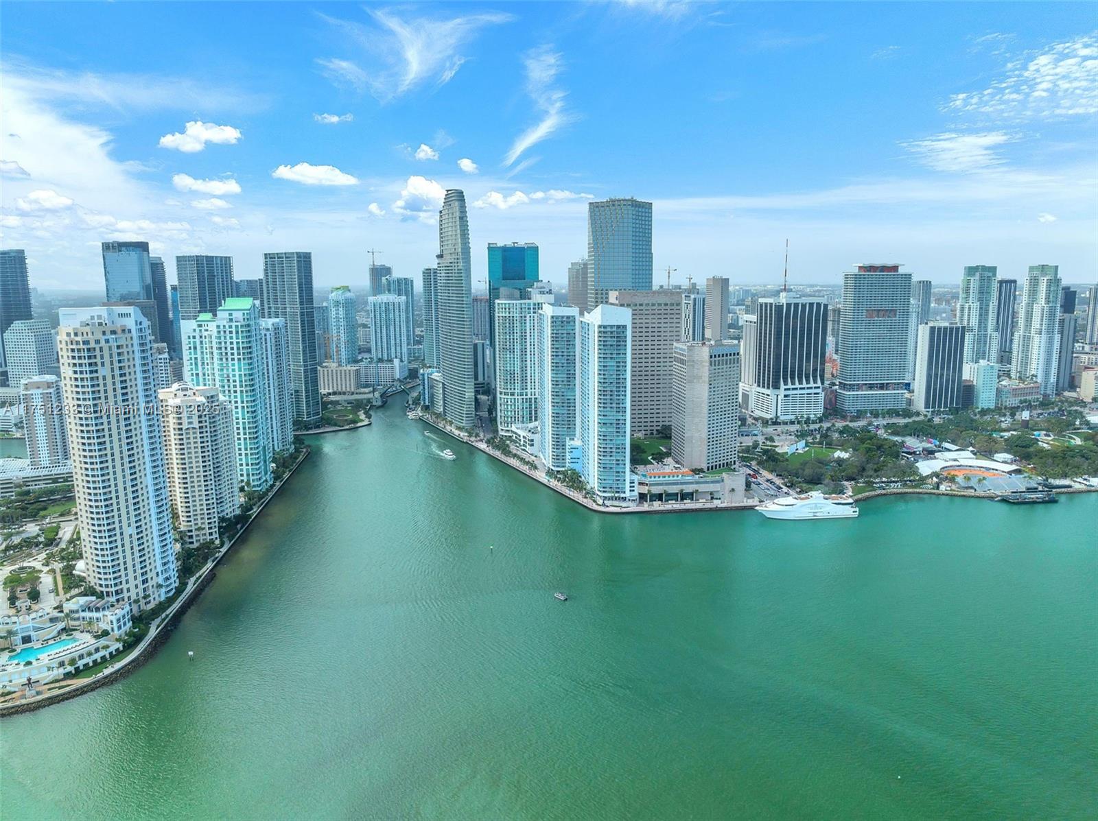 325 S Biscayne Blvd #1715, Miami FL 33131