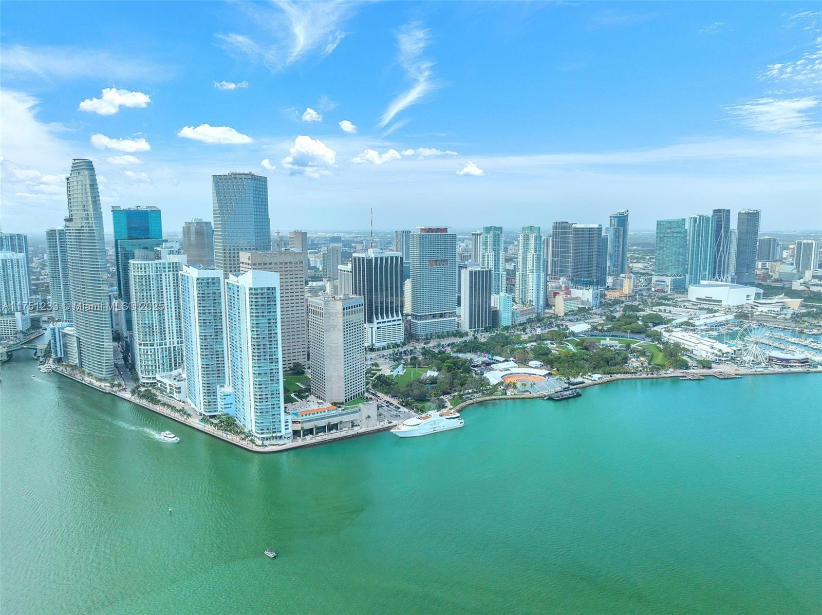 325 S Biscayne Blvd #1715, Miami FL 33131