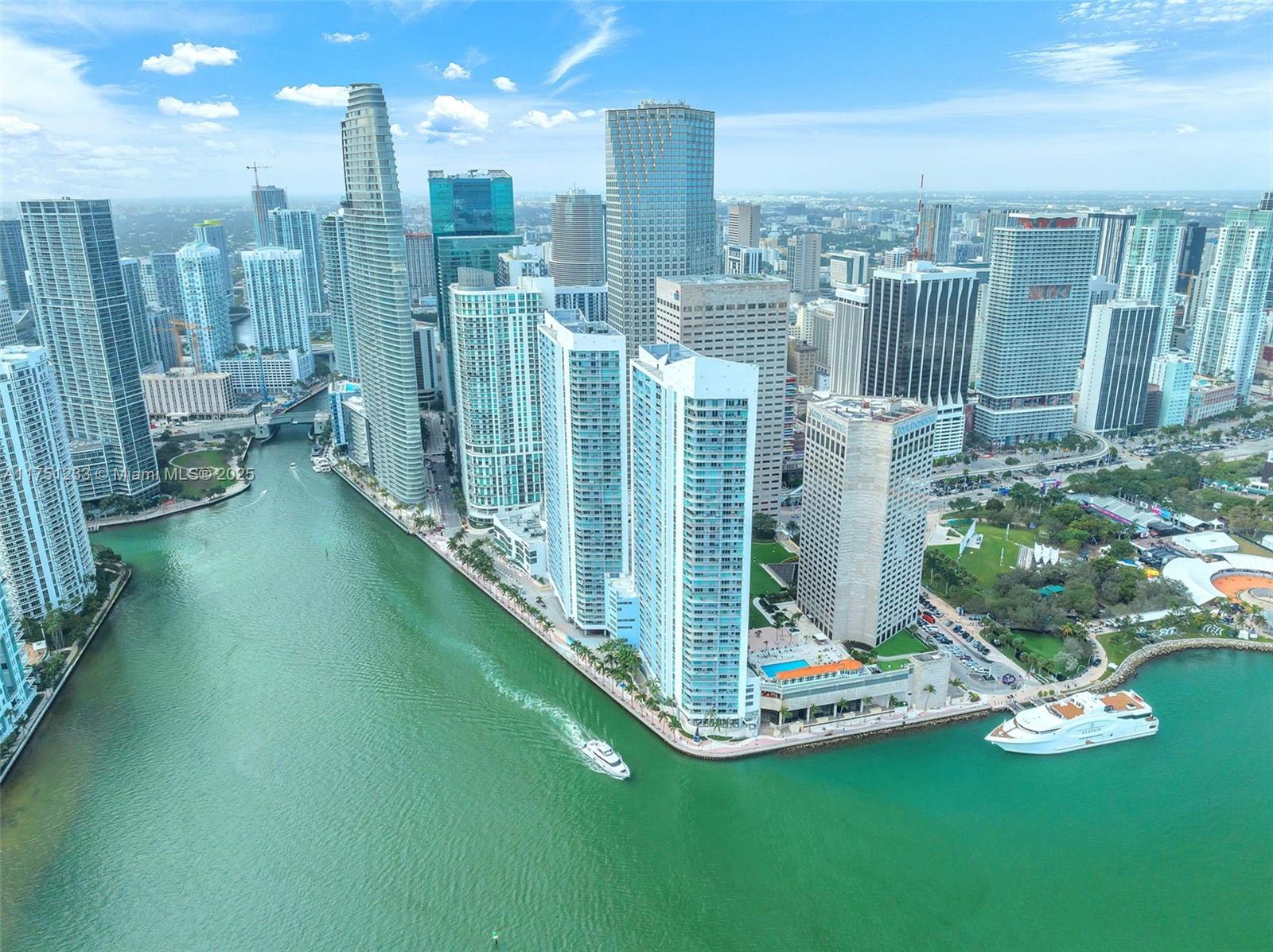 325 S Biscayne Blvd #1715, Miami FL 33131