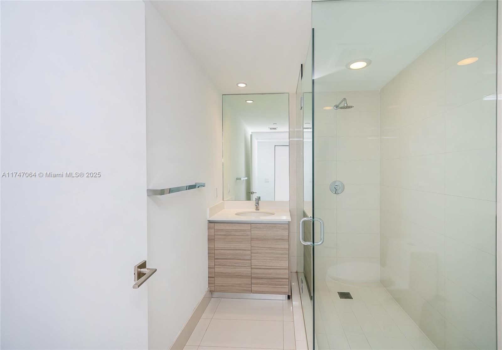 121 NE 34th St #1608, Miami FL 33137