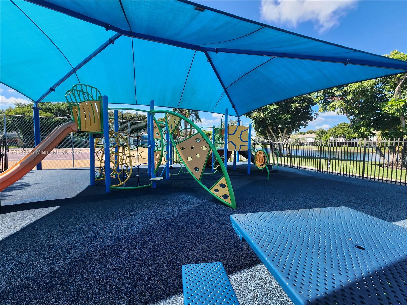 10577 NW 8th St, Pembroke Pines, Florida image 20