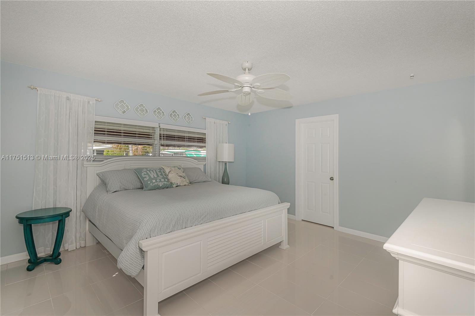 5624 Lagoon Dr, Dania Beach, Florida image 22