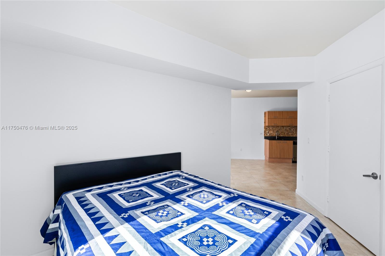 350 S Miami Ave #2210, Miami FL 33130