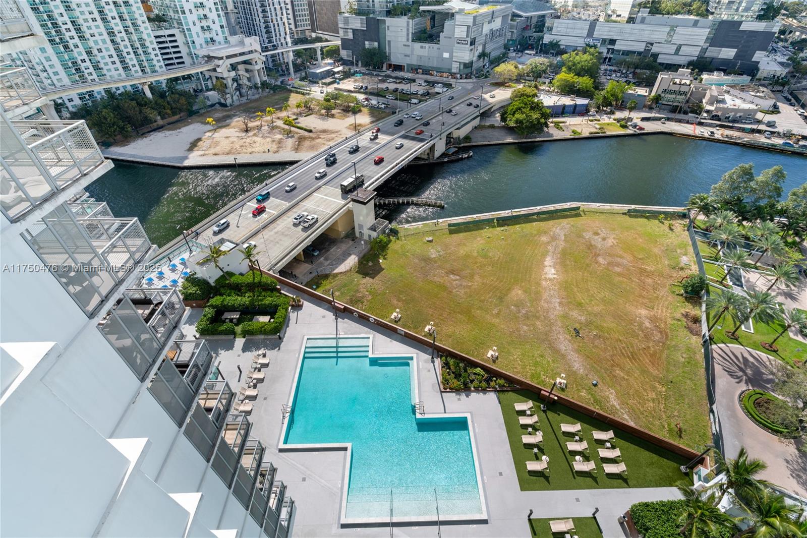 350 S Miami Ave #2210, Miami FL 33130