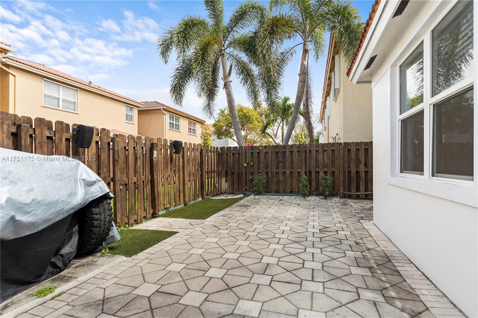 11053 NW 87th St, Doral, Florida image 19