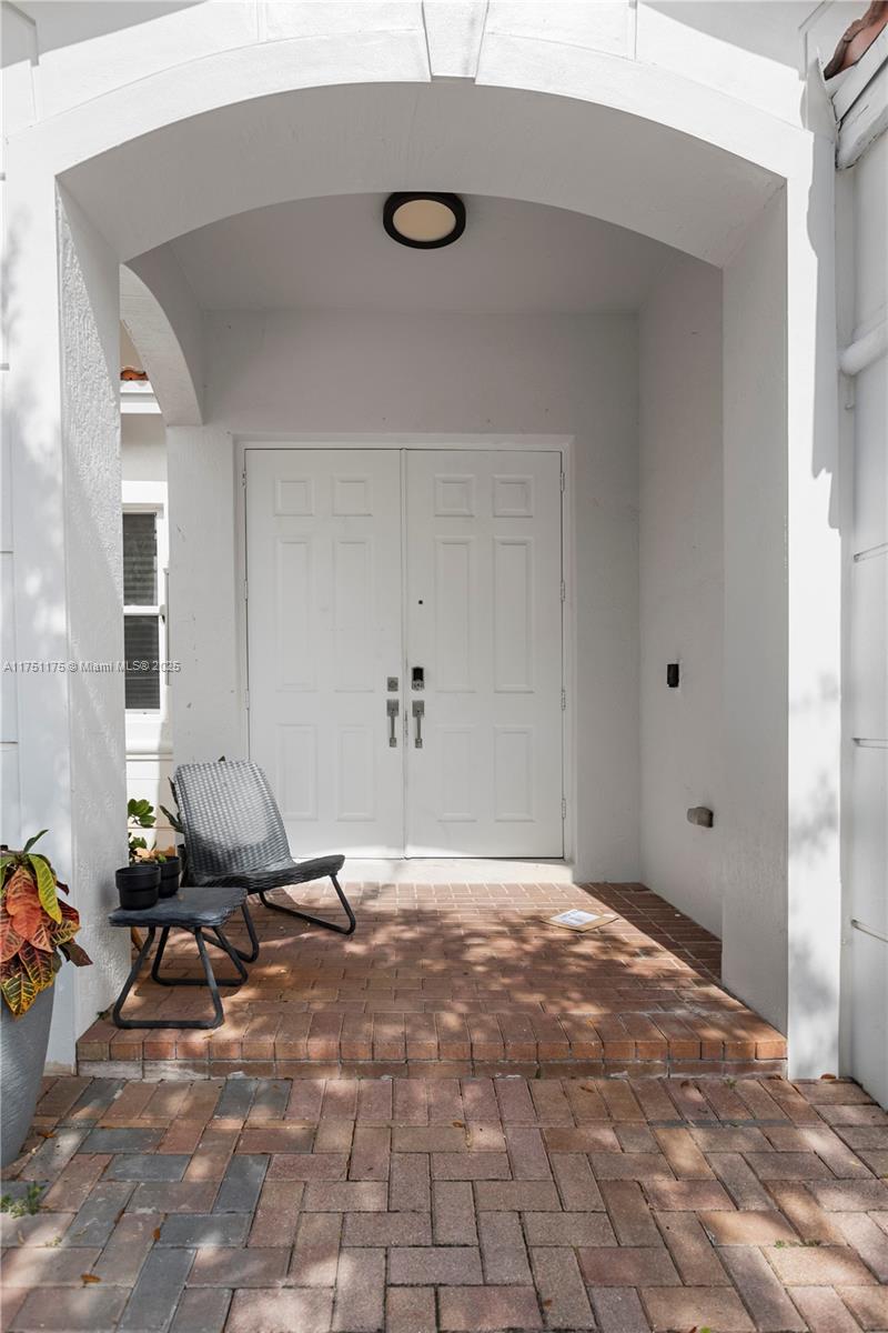 11053 NW 87th St, Doral, Florida image 2