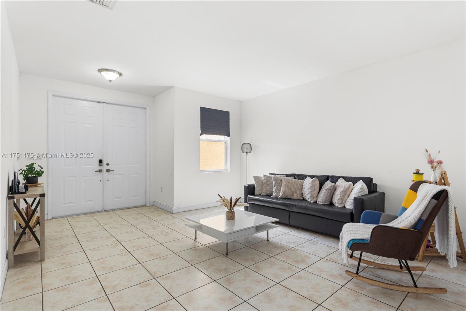 11053 NW 87th St, Doral, Florida image 4