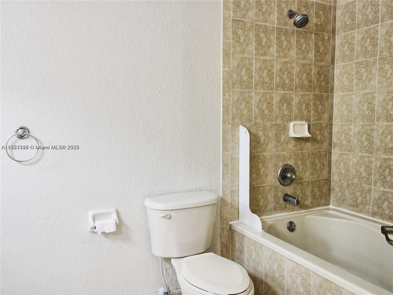 Residential, Doral, Florida image 9